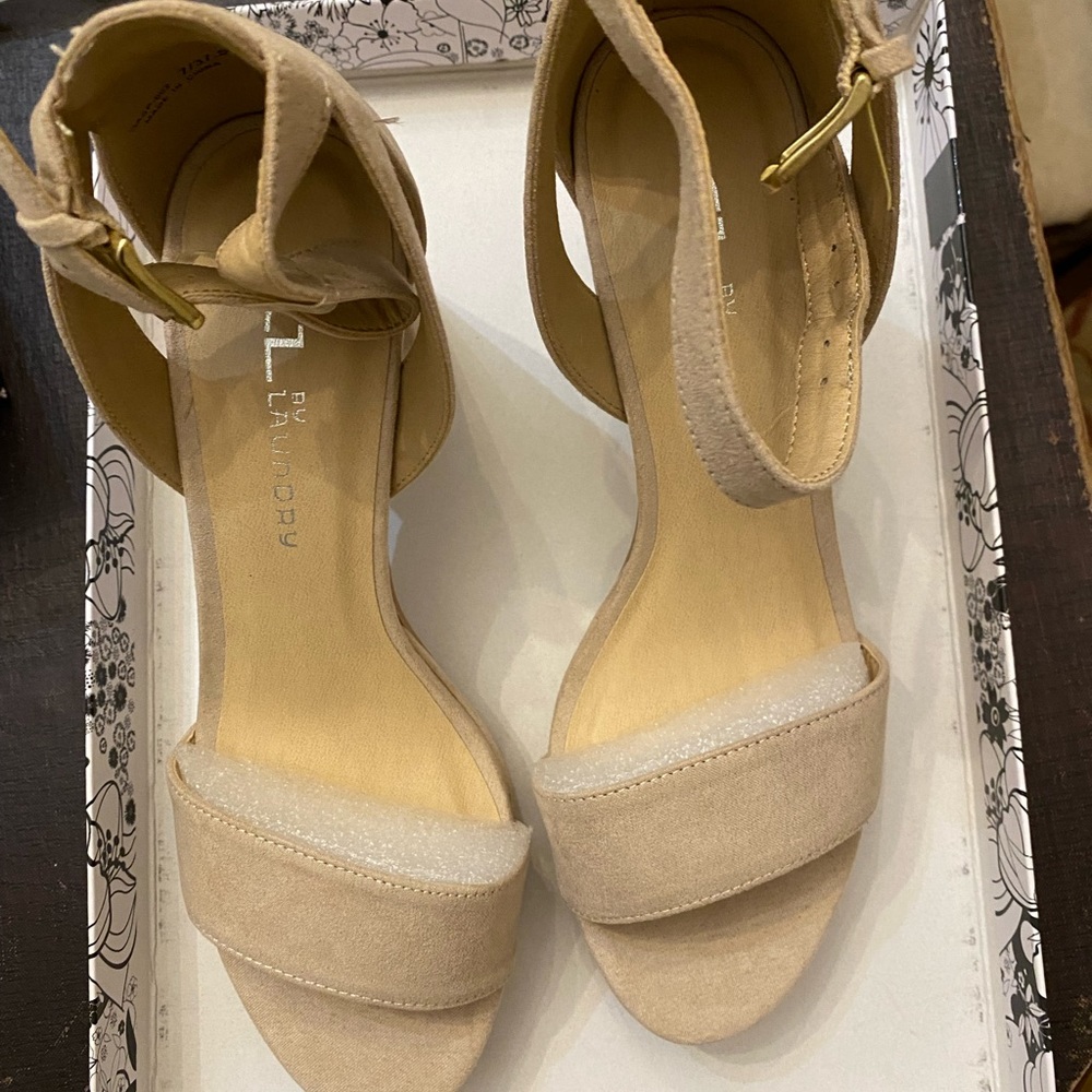 Chinese Laundry Suede heels